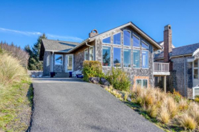 Chapman Point Cannon Beach Home with hot-tub